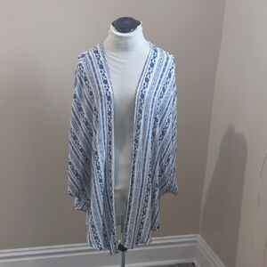 Altar'd State blue and white floral/stripe kimono, size M/L